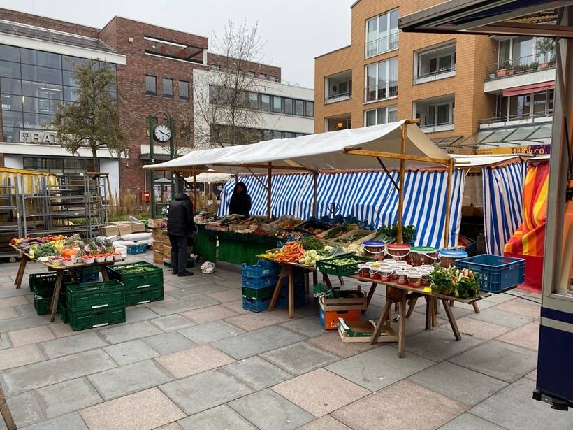 Wochenmarkt am Rathausmarkt in Kleinmachnow