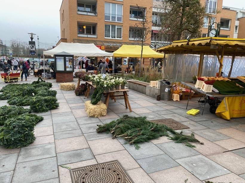 Wochenmarkt am Rathausmarkt in Kleinmachnow
