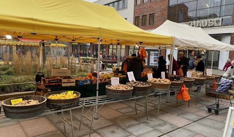 Wochenmarkt am Rathausmarkt in Kleinmachnow