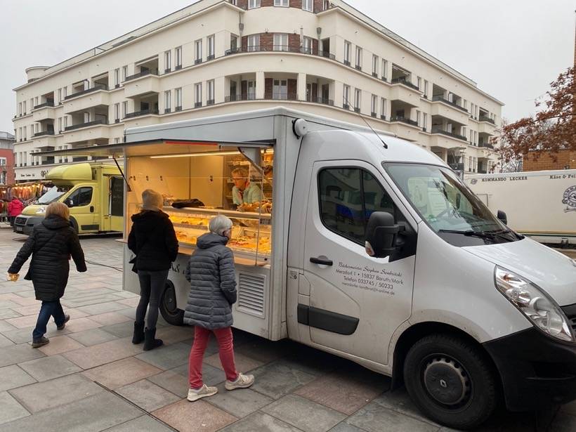 Wochenmarkt am Rathausmarkt in Kleinmachnow